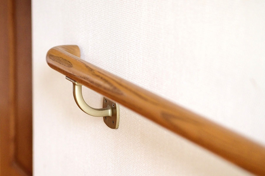 リフォームで手すり取り付け